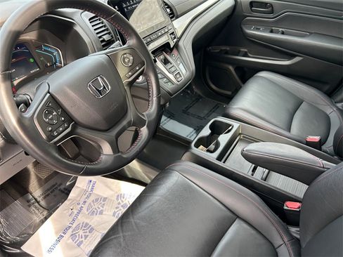 Used 2023 Honda Odyssey Sport image 10