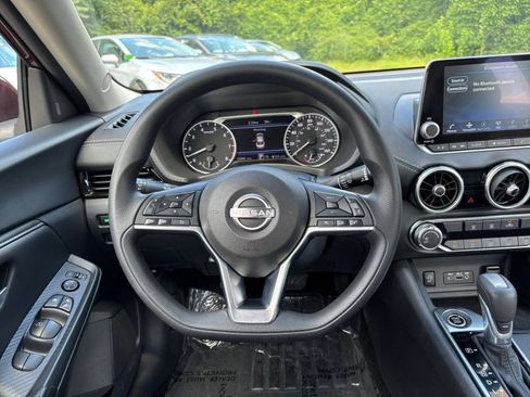 Used 2025 Nissan Sentra SV FWD image 32
