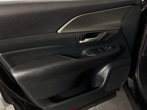Used 2025 Toyota Grand Highlander AWD image 23