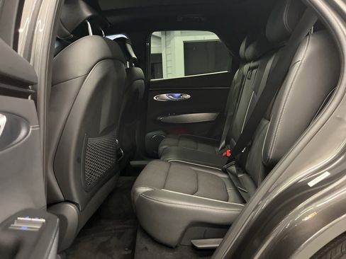 Used 2025 Genesis GV70 3.5T Sport image 34