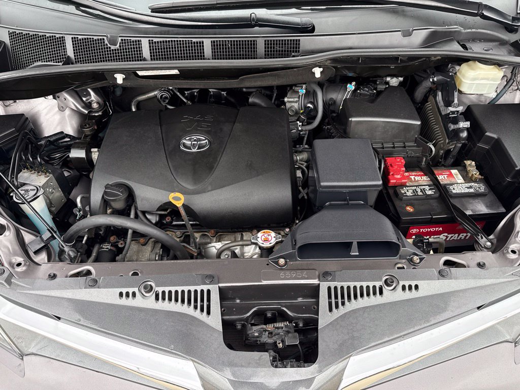 Used 2020 Toyota Sienna Limited Premium AWD/4WD image 23