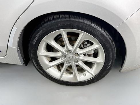 Used 2013 Lexus CT 200h w/ Leather Pkg FWD image 32