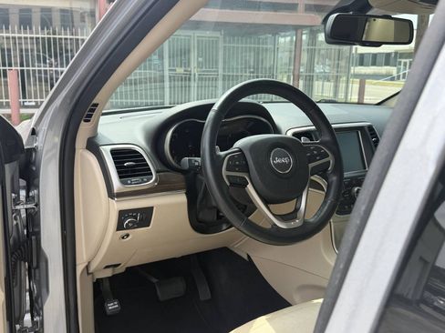 Used 2016 Jeep Grand Cherokee Limited RWD image 12