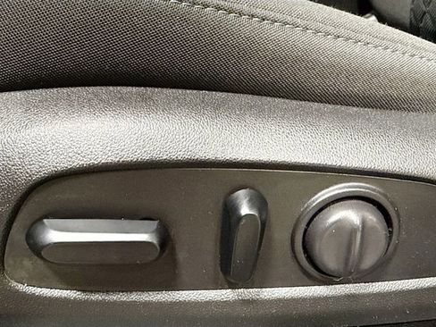 Used 2019 Chevrolet Blazer LT image 20