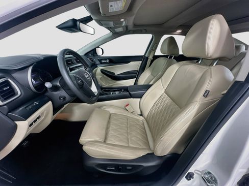 Used 2023 Nissan Maxima Platinum w/ Sport Mat Group FWD image 13