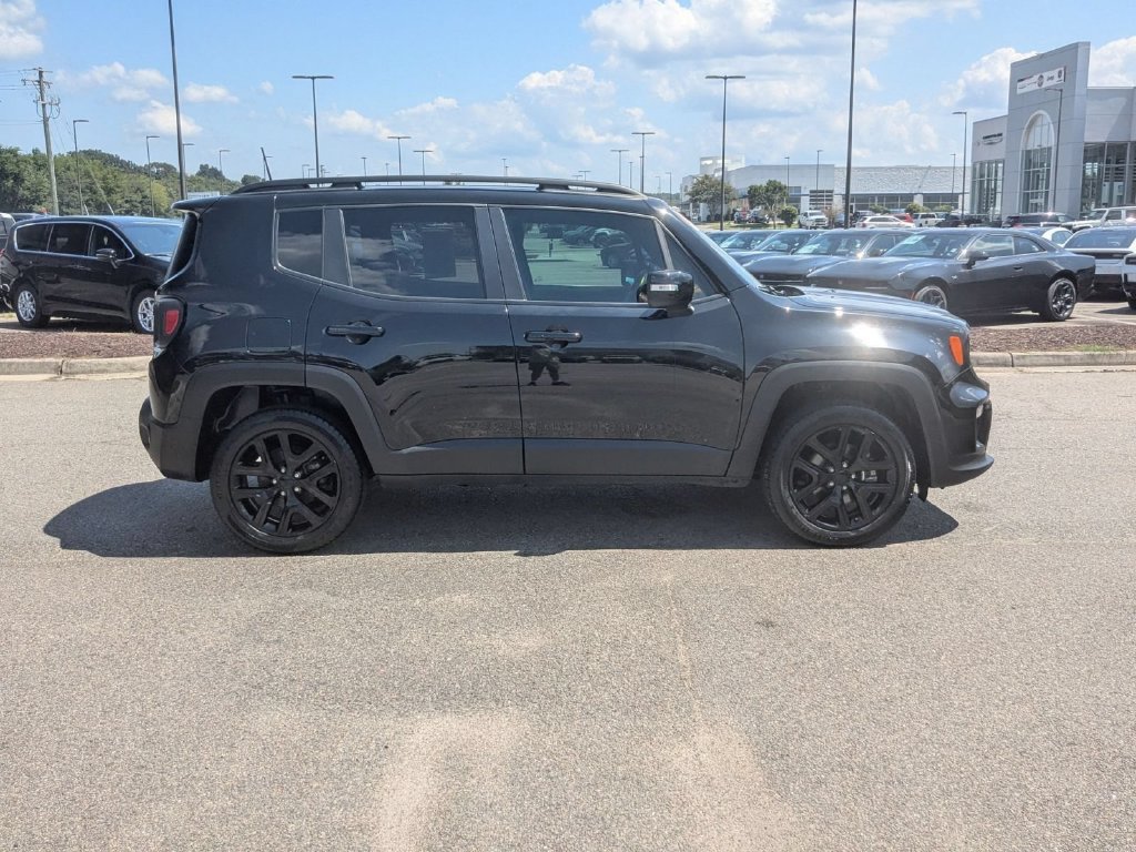 Certified 2022 Jeep Renegade Altitude w/ Convenience Group AWD/4WD image 6