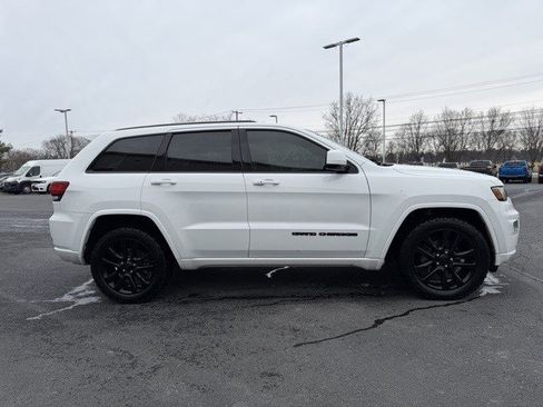 Used 2019 Jeep Grand Cherokee Altitude image 8