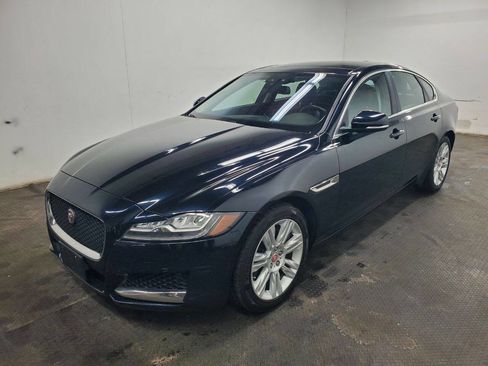 Used 2016 Jaguar XF Premium image 1