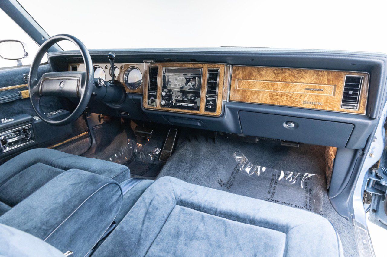 Used 1990 Buick Le Sabre Estate RWD image 2