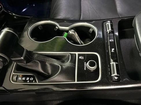 Used 2018 Kia Stinger RWD image 13