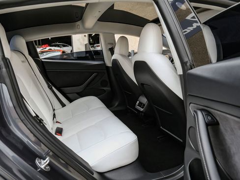 Used 2023 Tesla Model 3 Performance image 45