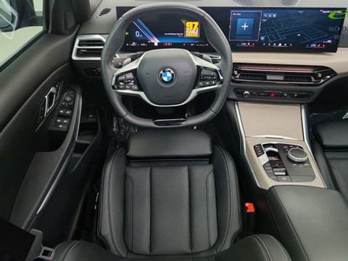 Used 2025 BMW 330i xDrive Sedan AWD/4WD image 36