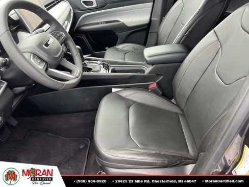 Used 2023 Jeep Compass Latitude AWD/4WD image 14