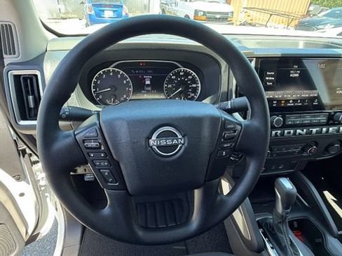 New 2026 Nissan Frontier SV w/ Tow Package AWD/4WD image 25