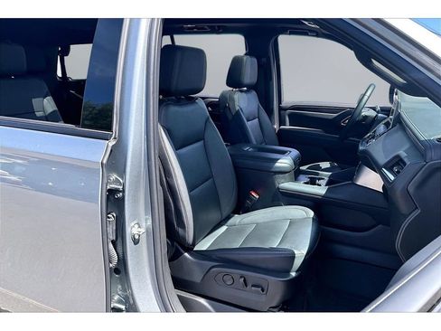 Used 2023 Chevrolet Tahoe Z71 w/ Luxury Package AWD/4WD image 30
