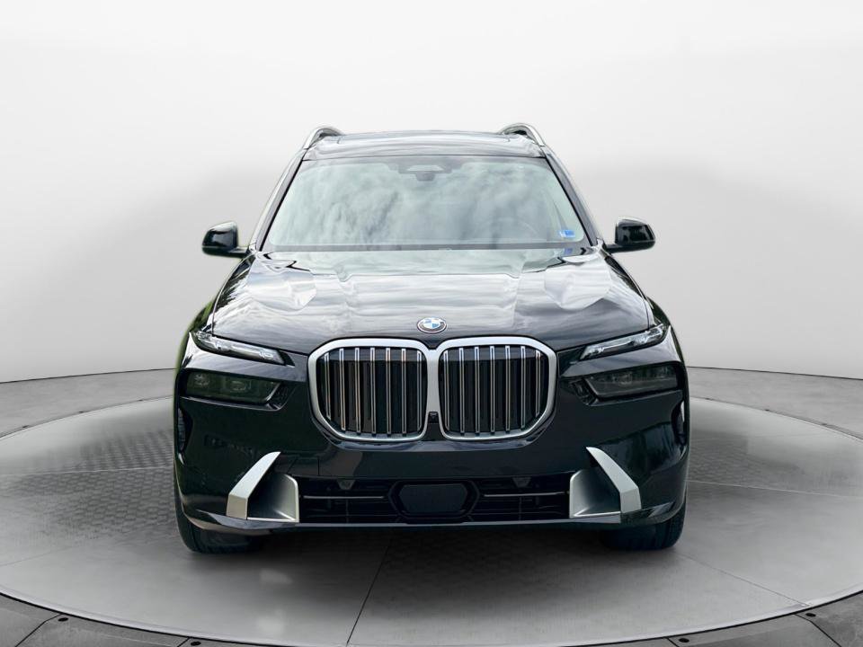 New 2027 BMW X7 xDrive40i w/ Executive Package AWD/4WD image 2