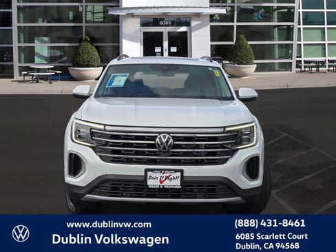 Certified 2024 Volkswagen Atlas SE image 2