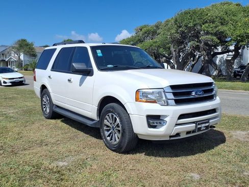 Used 2017 Ford Expedition XLT AWD/4WD image 8