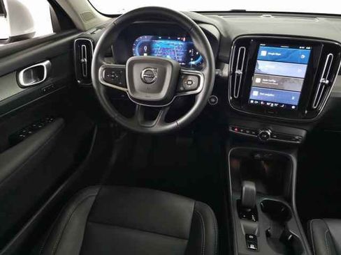Certified 2025 Volvo XC40 B5 Core image 19