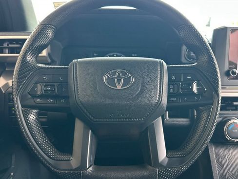 Used 2025 Toyota Tacoma SR5 AWD/4WD image 24