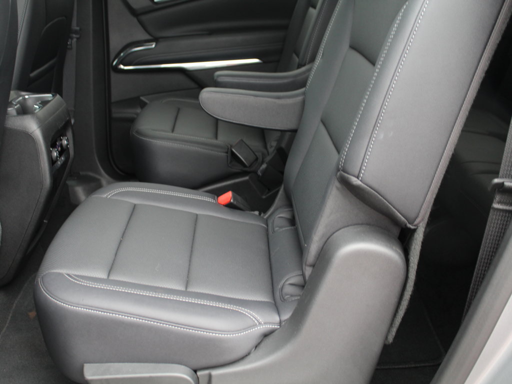 Used 2026 Chevrolet Traverse LT AWD/4WD image 11