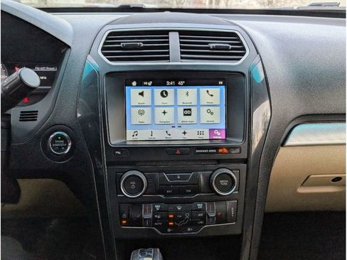 Used 2017 Ford Explorer XLT w/ Equipment Group 202A image 25