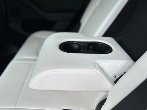 Used 2022 Tesla Model Y Performance image 33