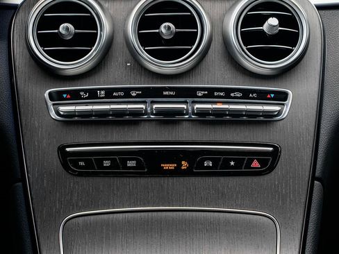 Used 2021 Mercedes-Benz GLC 300 4MATIC image 15