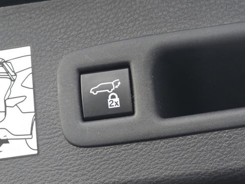 Used 2022 Toyota Sienna XLE image 17