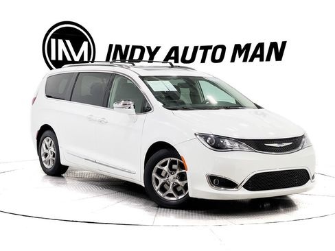 Used 2018 Chrysler Pacifica Limited image 2