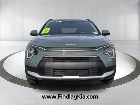 Certified 2025 Kia Niro EX image 2