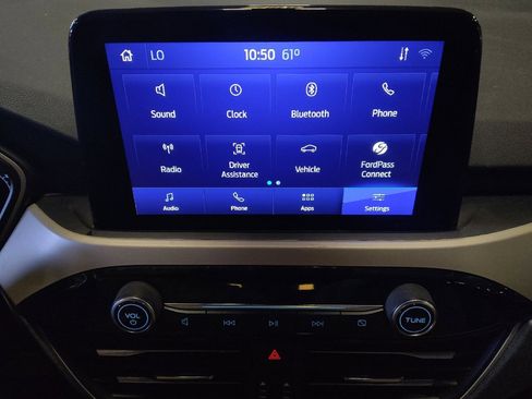 Used 2020 Ford Escape SE image 25