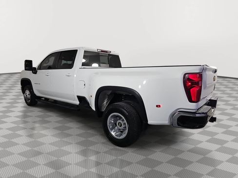 Used 2022 Chevrolet Silverado 3500 LT w/ Convenience Package AWD/4WD image 9