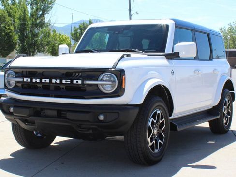 Used 2025 Ford Bronco Outer Banks AWD/4WD image 29
