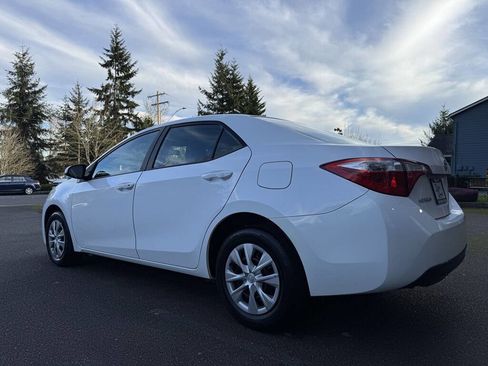 Used 2014 Toyota Corolla LE image 6