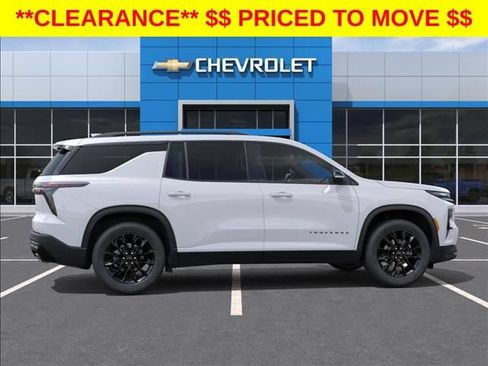 New 2026 Chevrolet Traverse LT w/ Midnight/Sport Edition FWD image 6