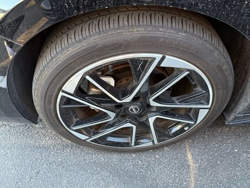 Used 2025 Nissan Sentra SR FWD image 7