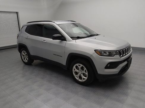 Used 2024 Jeep Compass Latitude image 11
