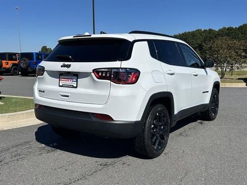 New 2026 Jeep Compass Latitude image 5