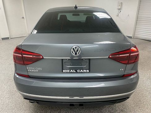 Used 2017 Volkswagen Passat 1.8T R-Line image 6