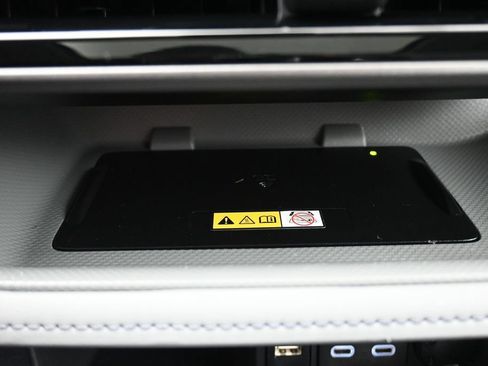 Used 2023 Toyota Highlander XLE FWD image 22