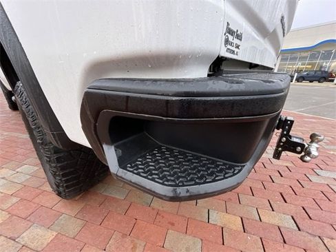 Used 2024 GMC Sierra 2500 AT4X image 15