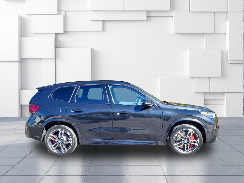 Used 2026 BMW X1 xDrive28i w/ M Sport Package AWD/4WD image 4
