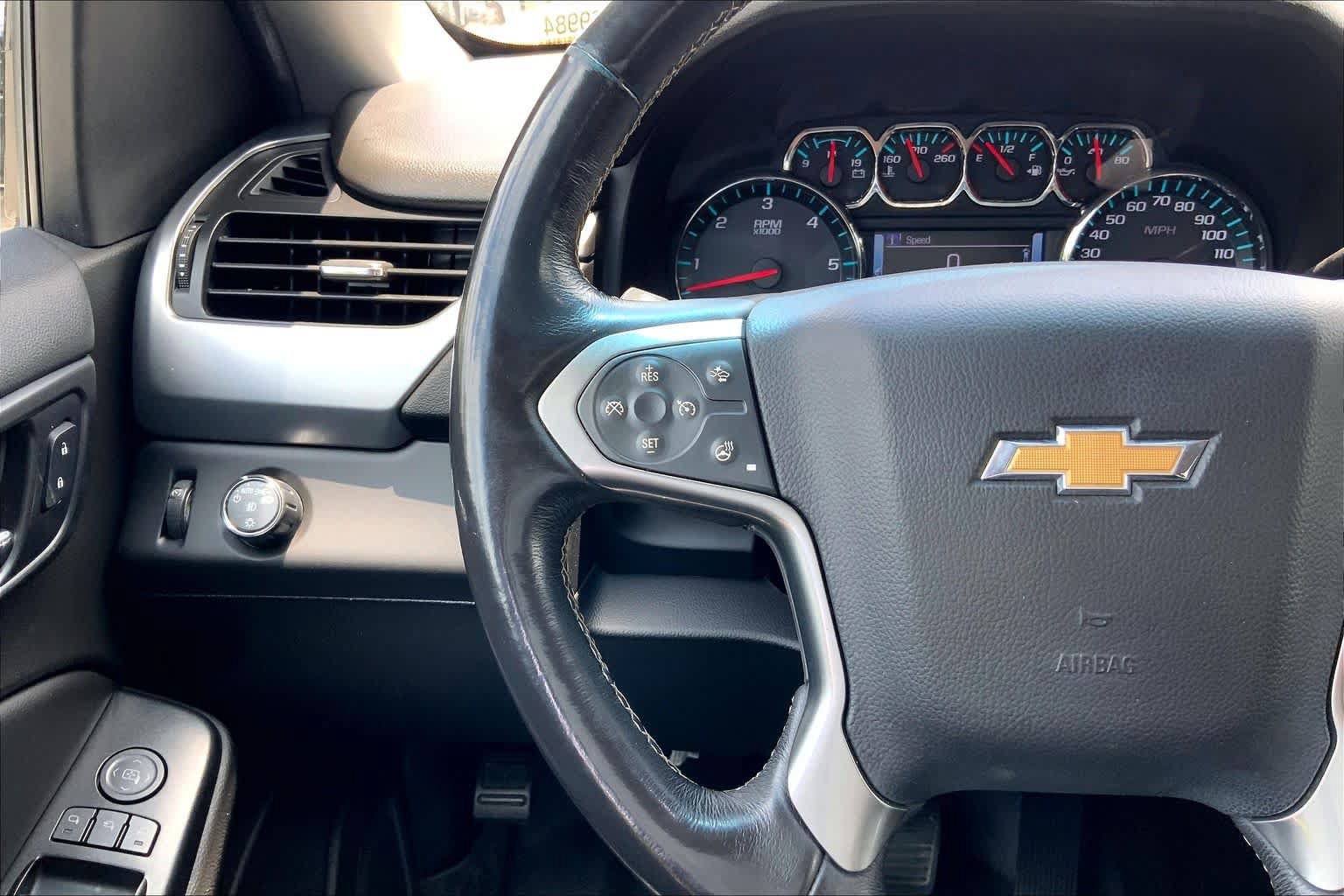 Used 2018 Chevrolet Suburban Premier RWD image 23