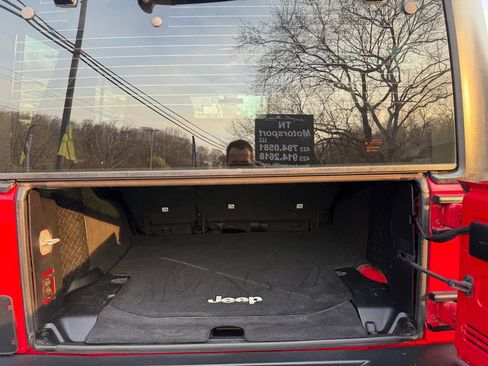 Used 2012 Jeep Wrangler Unlimited Sport image 92