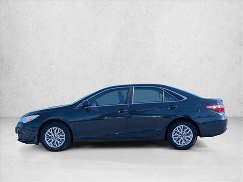 Used 2016 Toyota Camry LE FWD image 9
