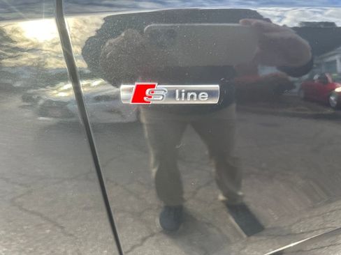 Used 2025 Audi Q3 2.0T Premium image 27