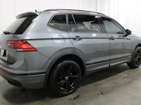 Used 2024 Volkswagen Tiguan SE R-Line AWD/4WD image 6