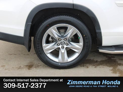 Used 2018 Toyota Highlander Limited image 23
