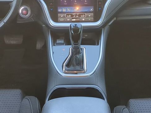 Used 2022 Subaru Outback Premium image 19
